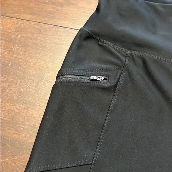 Eddie Bauer Black Athletic Leggings. Size L.  Gently used excellent condition - Picture 4 of 10